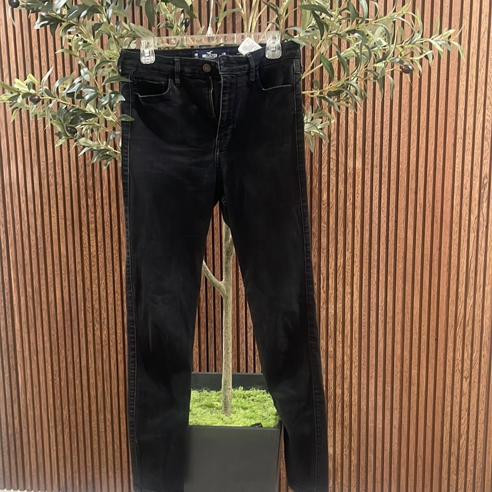 Holister black jeans 30x30 ultra high rise super skinny